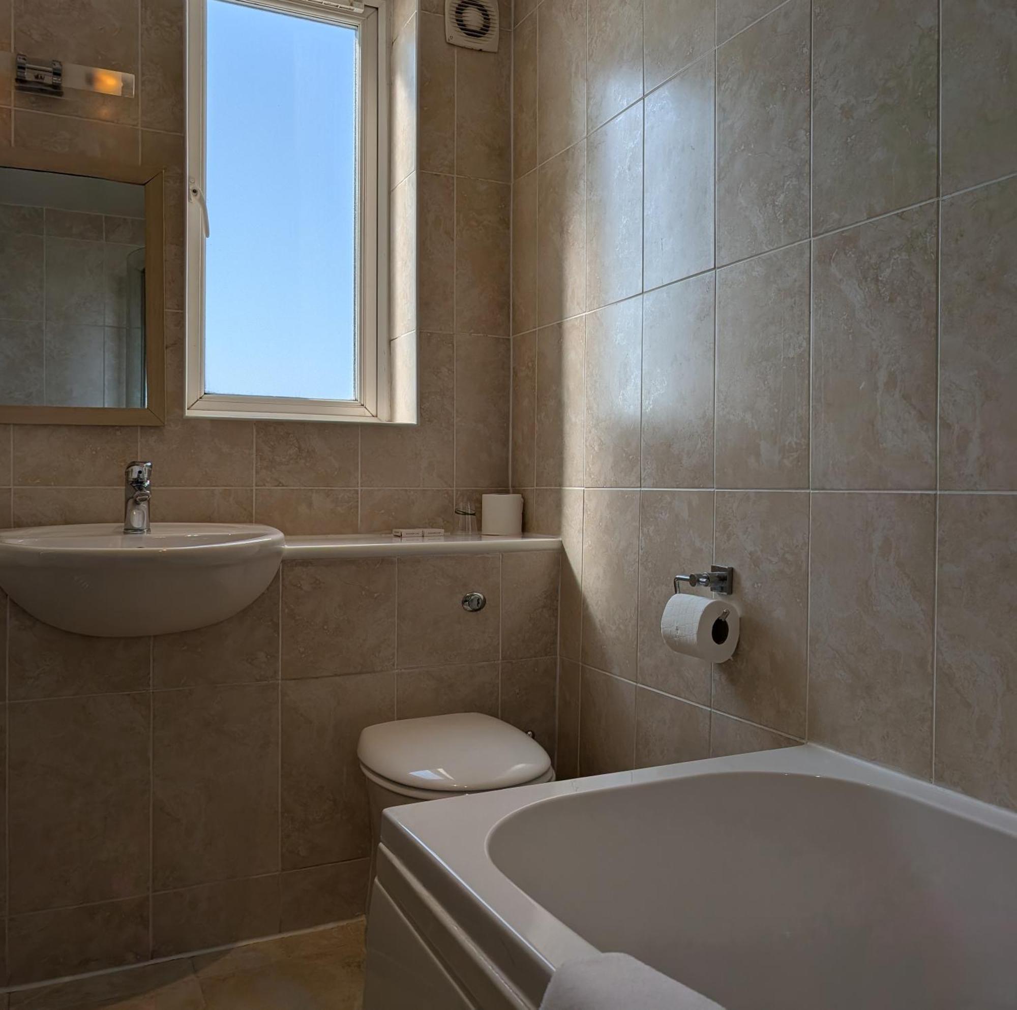 The White Rock Hotel Hastings Buitenkant foto