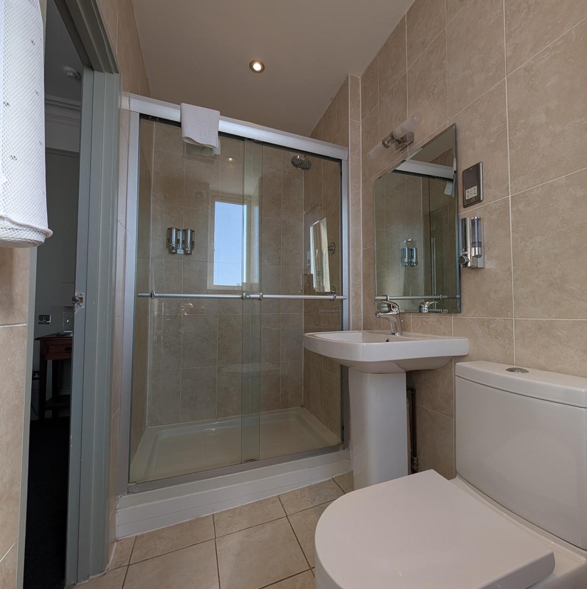 The White Rock Hotel Hastings Buitenkant foto